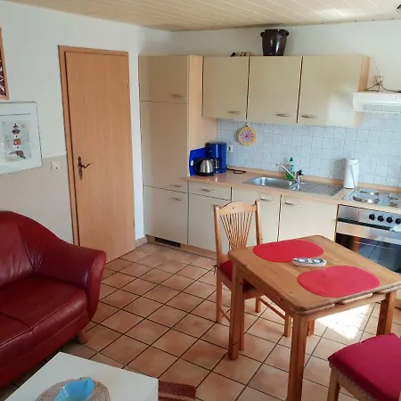 Kleines Haeuschen Am Deich, Vor Den Toren Von Sylt * Emmelsbüll-Horsbüll